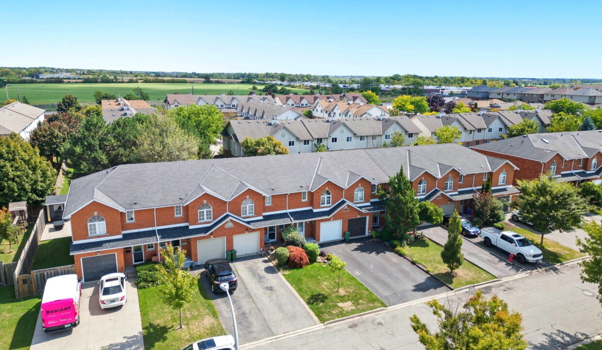 52-web-or-mls-57 Pinewoods52