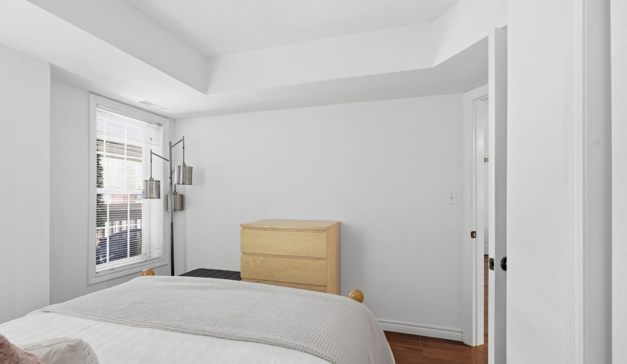 20-web-or-mls-20-Shannon Sullivan_4015 Kilmer Dr 308