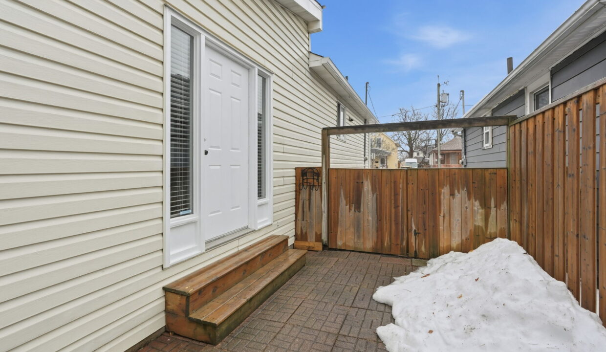 49-web-or-mls-20 Trapnell St, St. Catharines-49