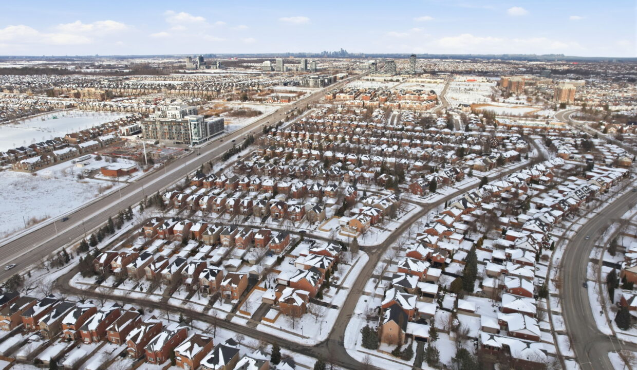 70-web-or-mls-2669 Castle Hill Crescent, Oakville-70