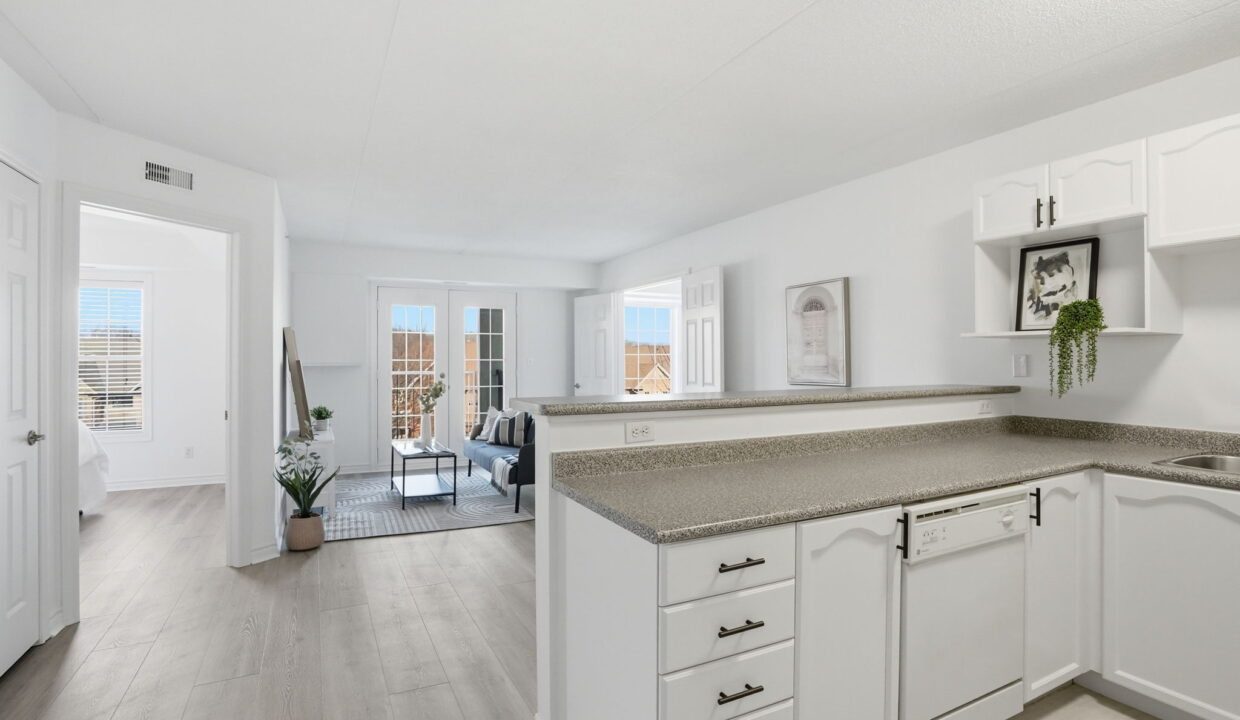 10-web-or-mls-10-Genevieve Serroul_1431 Walkers Line 309_Burlington