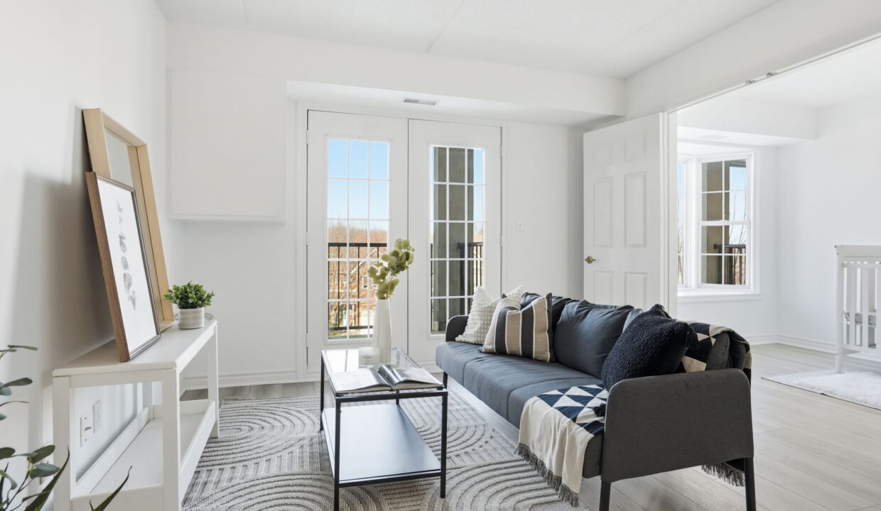 16-web-or-mls-16-Genevieve Serroul_1431 Walkers Line 309_Burlington