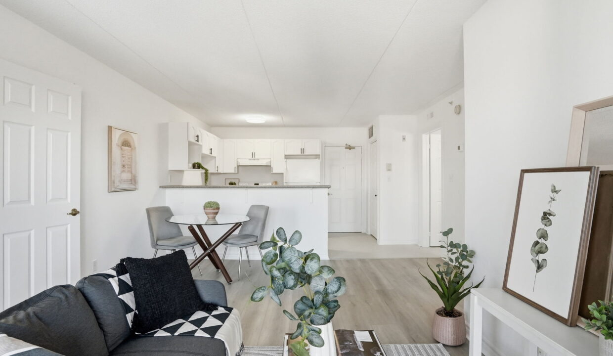 19-web-or-mls-19-Genevieve Serroul_1431 Walkers Line 309_Burlington