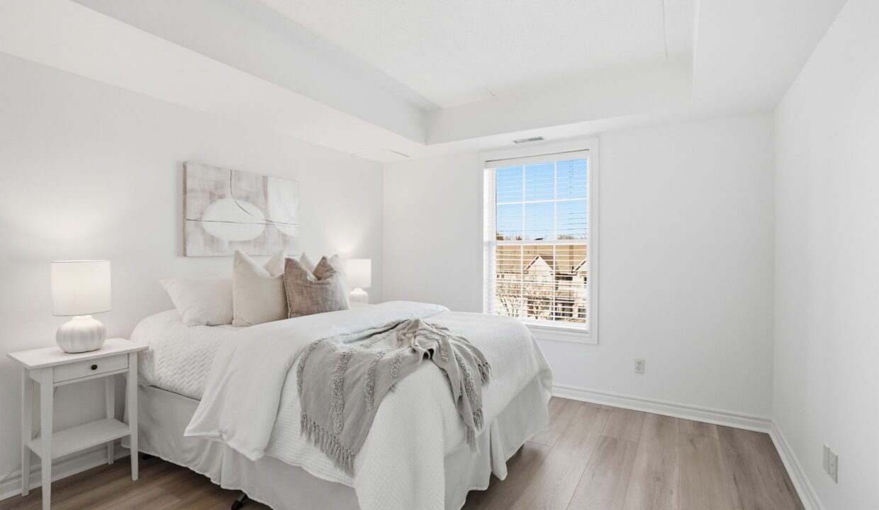 23-web-or-mls-23-Genevieve Serroul_1431 Walkers Line 309_Burlington