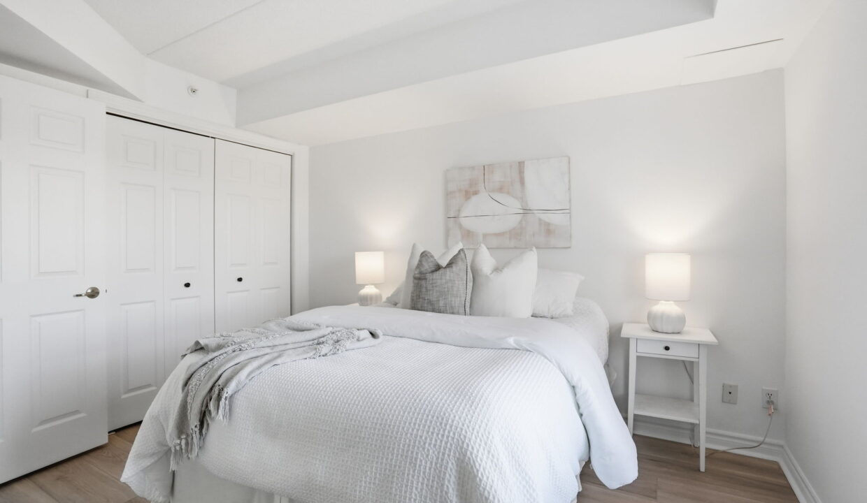 24-web-or-mls-24-Genevieve Serroul_1431 Walkers Line 309_Burlington