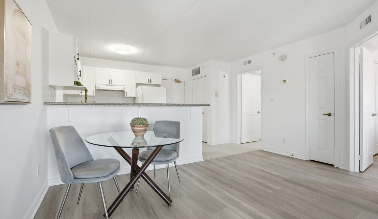 26-web-or-mls-26-Genevieve Serroul_1431 Walkers Line 309_Burlington