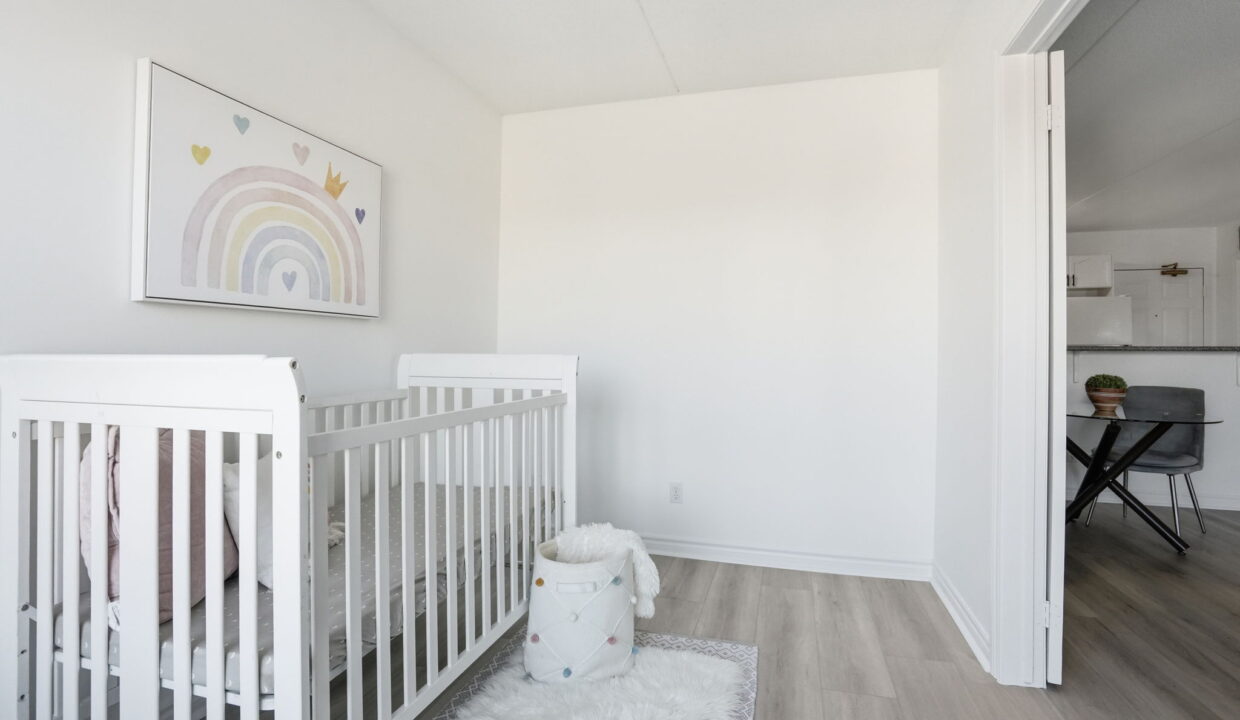 30-web-or-mls-30-Genevieve Serroul_1431 Walkers Line 309_Burlington