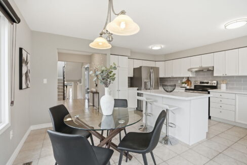 22-web-or-mls-21-Shannon Sullivan_5137 Dryden Ave