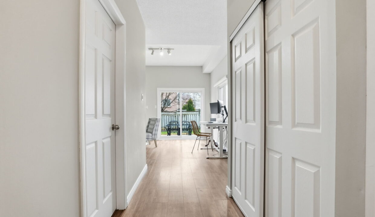 41-web-or-mls-40-Shannon Sullivan_5137 Dryden Ave