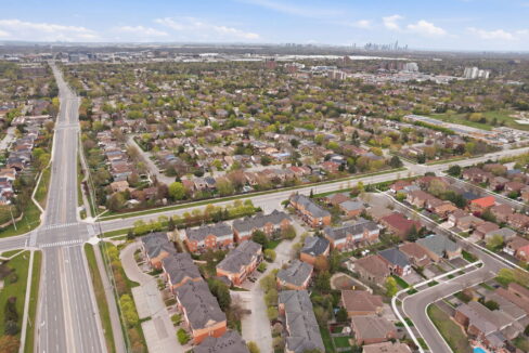 51-web-or-mls-51-Genevieve Serroul_6950 Tenth Line W 103
