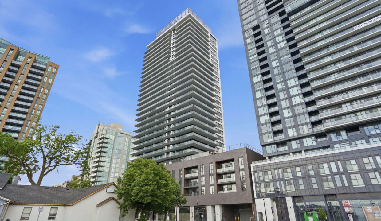 10-web-or-mls-10-Genevieve Serroul_2075 Lakeshore Rd
