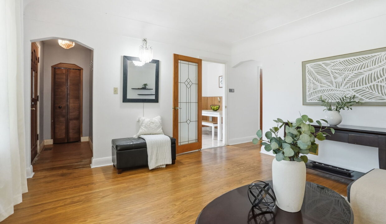 10-web-or-mls-10-Shannon Sullivan - 4 Duncombe Dr