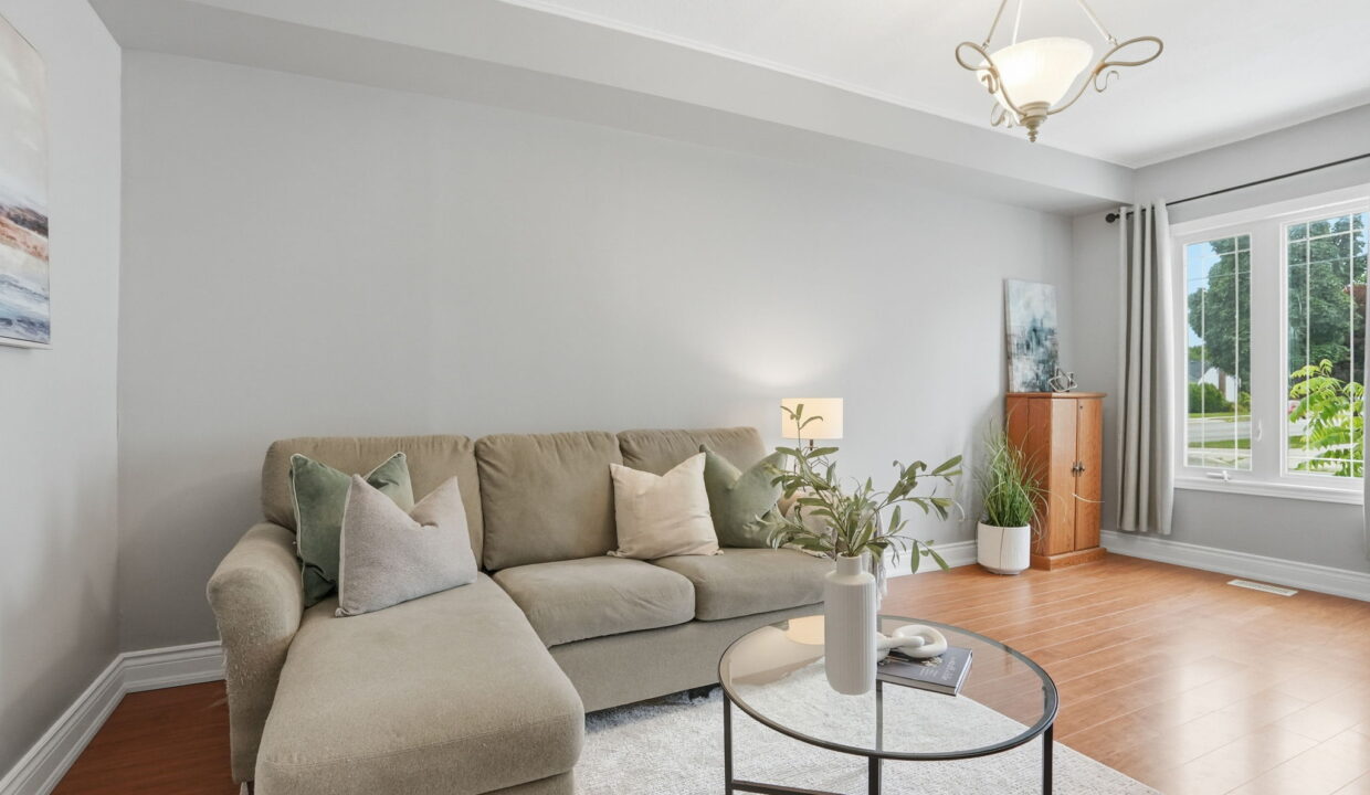 12-web-or-mls-12-Shannon Sullivan_55 E 32nd St