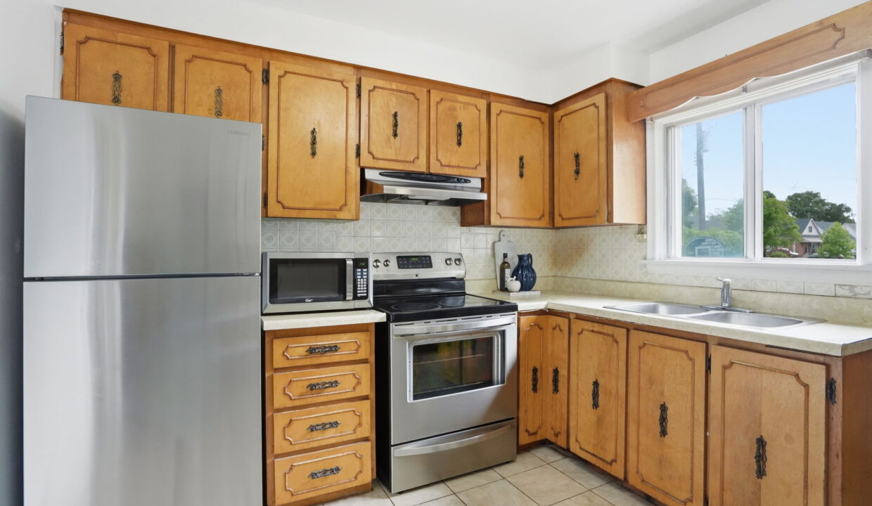 13-web-or-mls-13-Shannon Sullivan - 4 Duncombe Dr