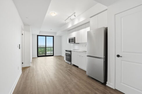 14-web-or-mls-14-Genevieve Serroul_2075 Lakeshore Rd