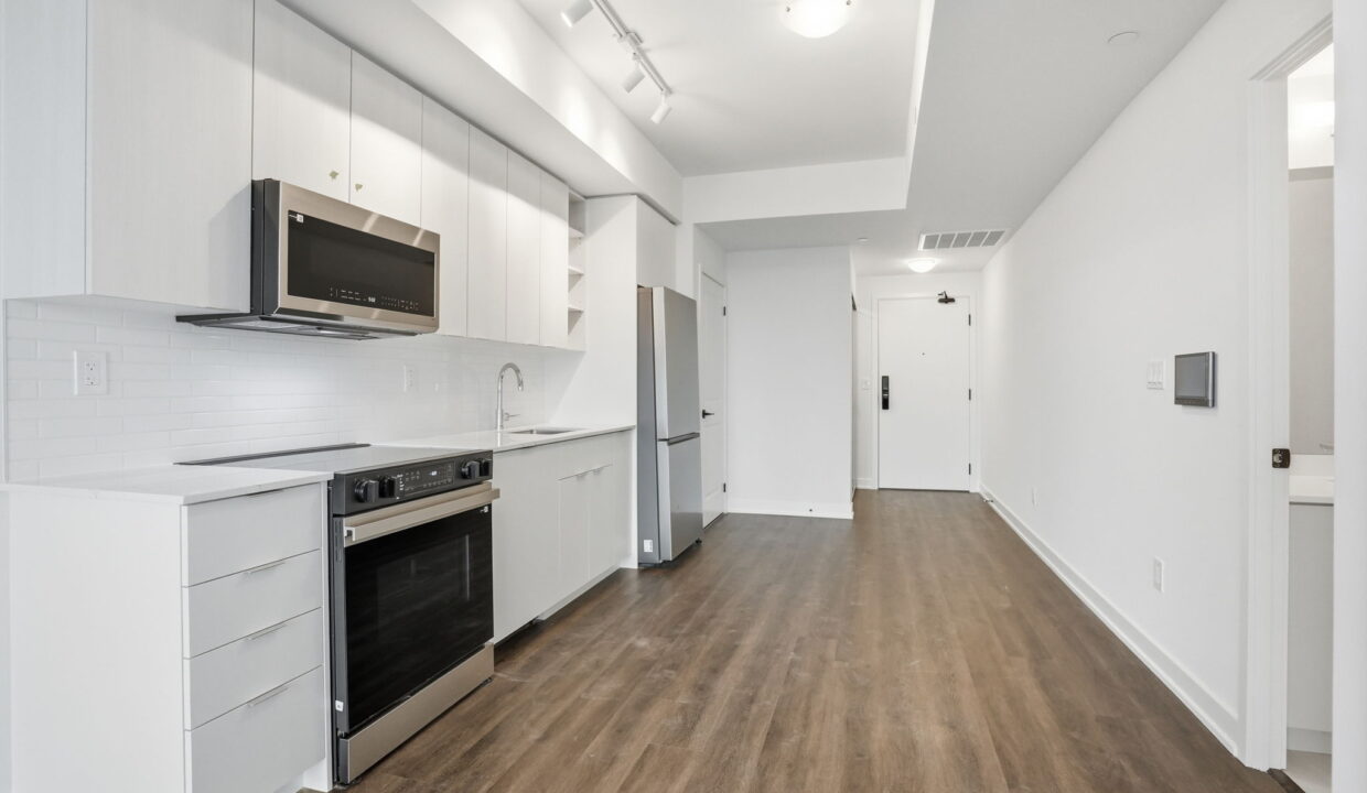 17-web-or-mls-17-Genevieve Serroul_2075 Lakeshore Rd