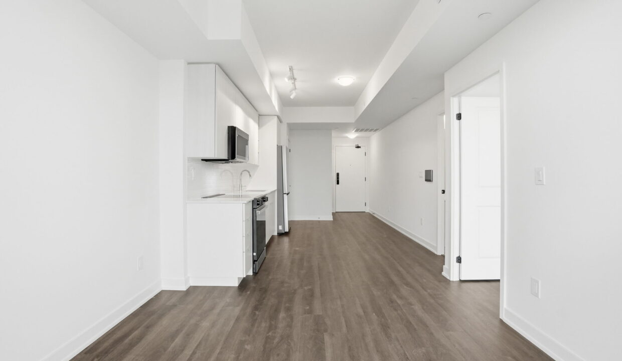20-web-or-mls-20-Genevieve Serroul_2075 Lakeshore Rd