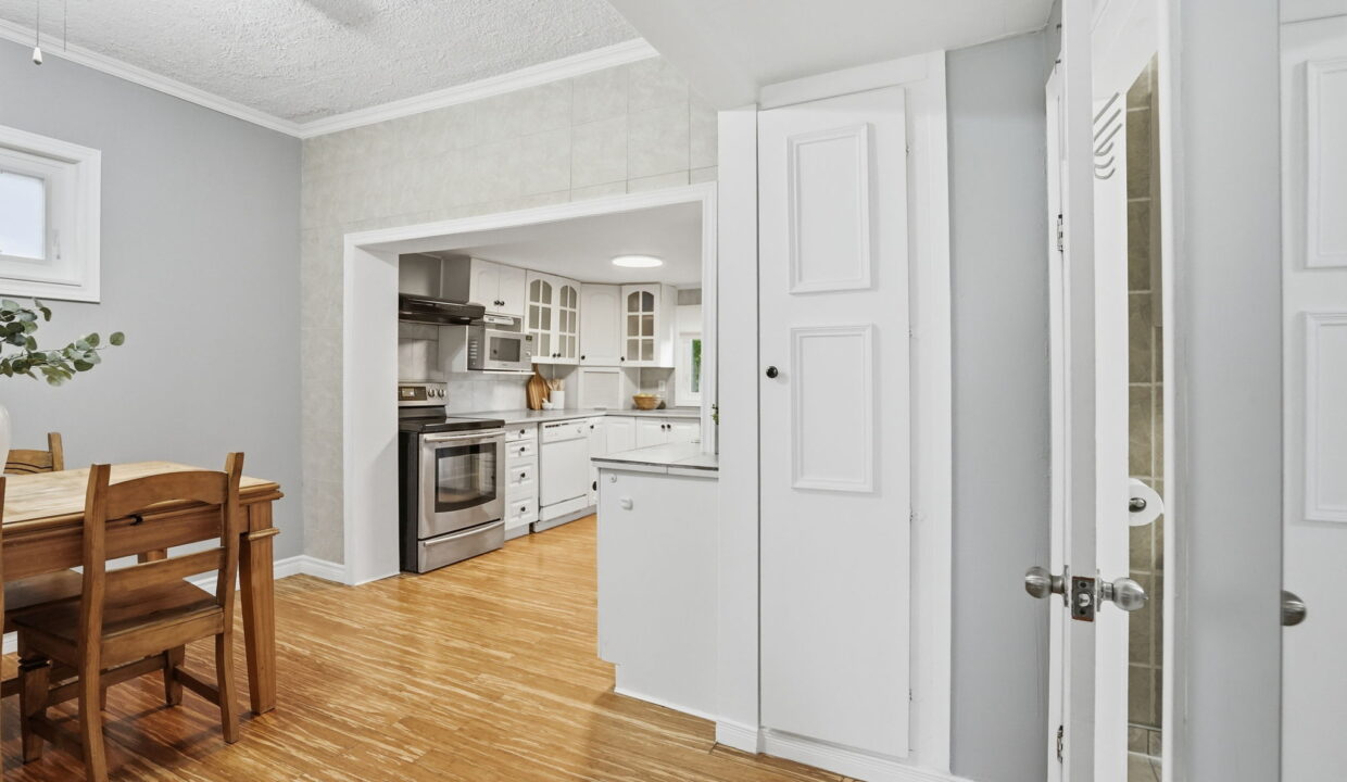 21-web-or-mls-21-Shannon Sullivan_55 E 32nd St