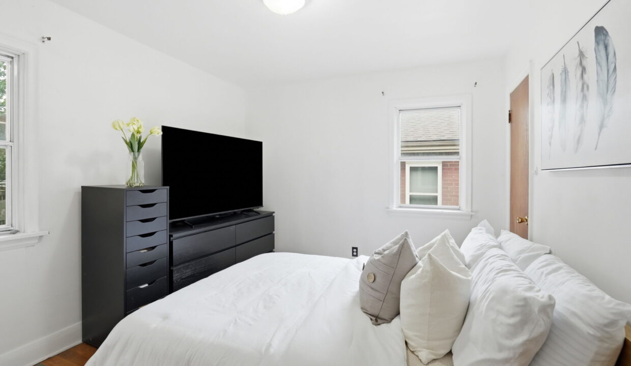 24-web-or-mls-24-Shannon Sullivan - 4 Duncombe Dr