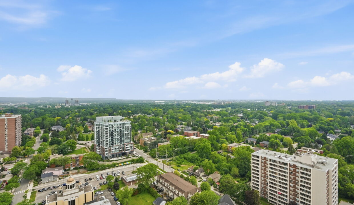 29-web-or-mls-29-Genevieve Serroul_2075 Lakeshore Rd