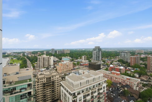 30-web-or-mls-30-Genevieve Serroul_2075 Lakeshore Rd