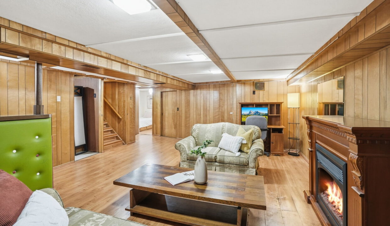 34-web-or-mls-39-Shannon Sullivan - 4 Duncombe Dr