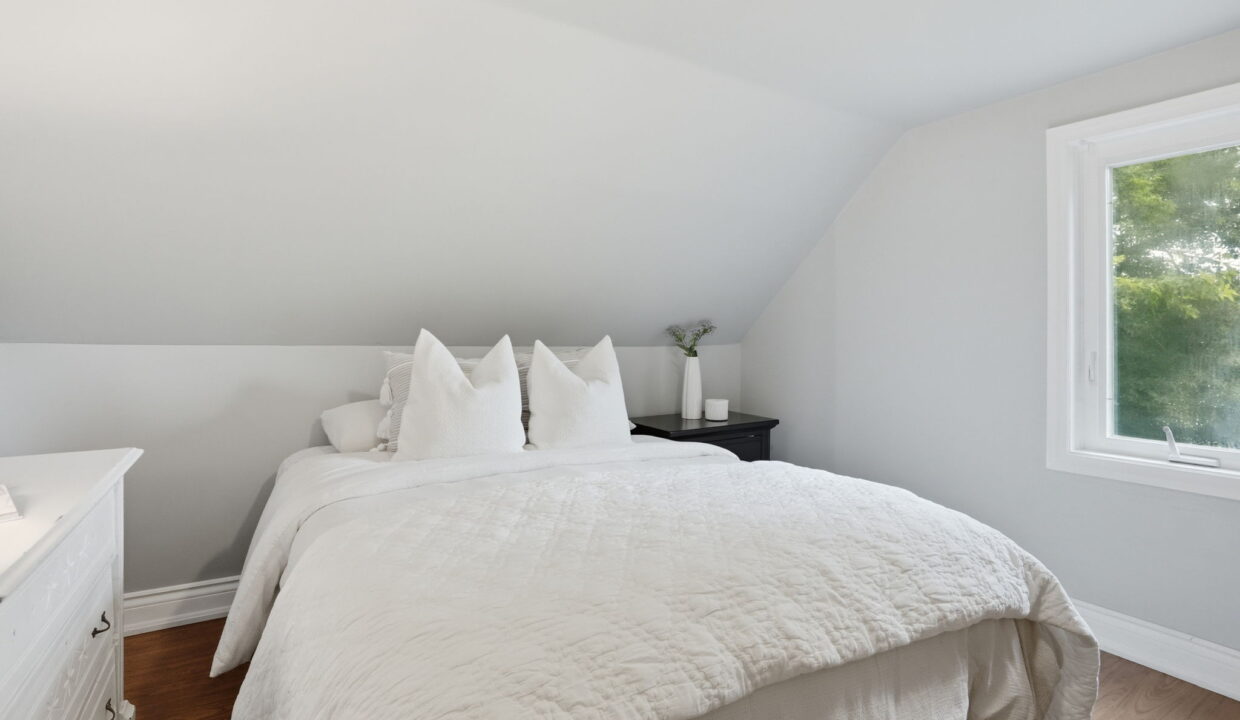 35-web-or-mls-35-Shannon Sullivan_55 E 32nd St