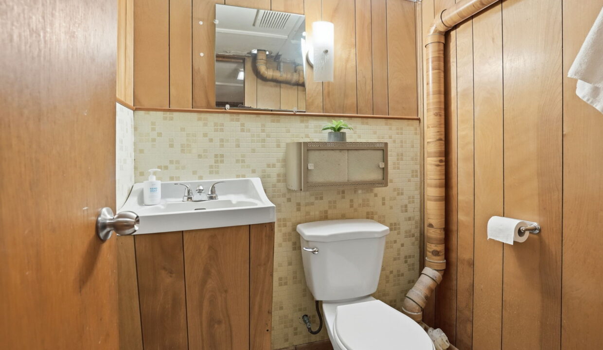 37-web-or-mls-42-Shannon Sullivan - 4 Duncombe Dr