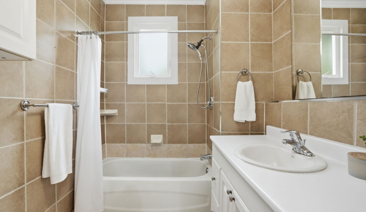 43-web-or-mls-43-Shannon Sullivan_55 E 32nd St