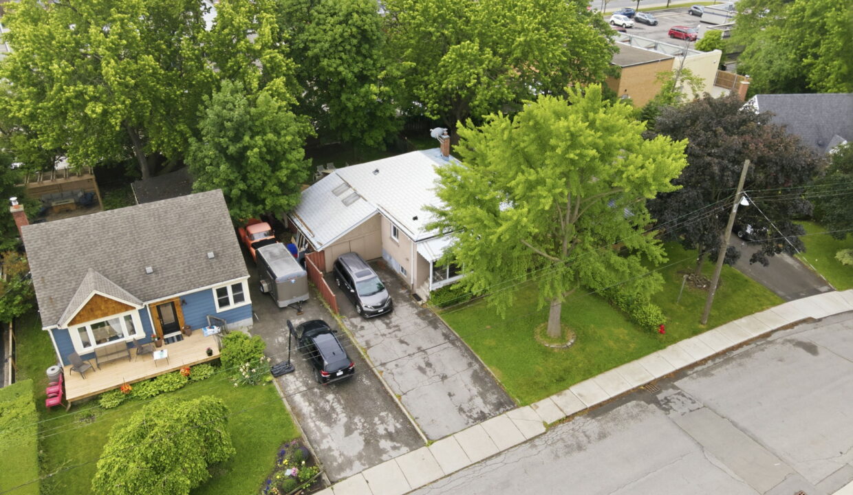 55-web-or-mls-60-Shannon Sullivan - 4 Duncombe Dr