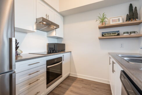 16-web-or-mls-613-600 N Service Rd, Stoney Creek - Sullivan-16