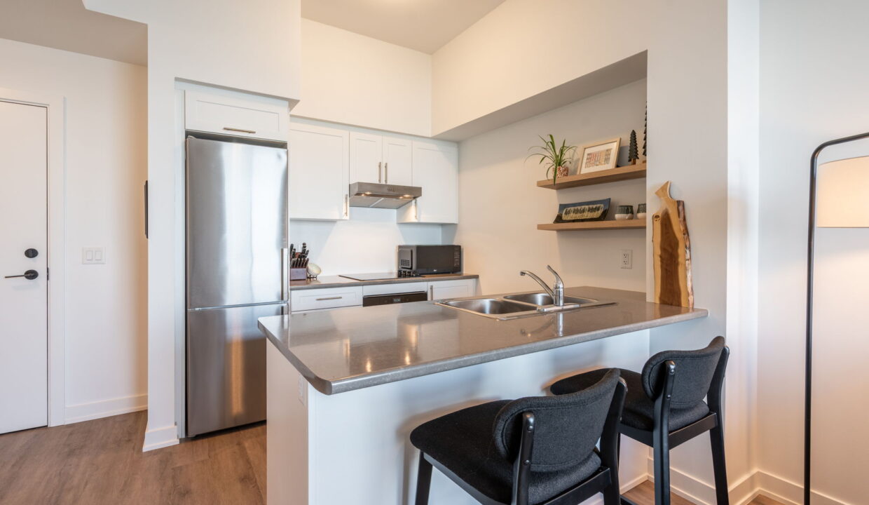 18-web-or-mls-613-600 N Service Rd, Stoney Creek - Sullivan-18