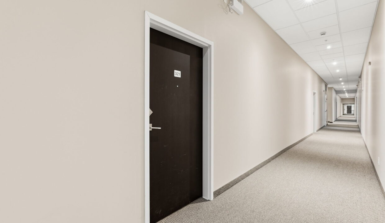 5-web-or-mls-005_Shannon Sullivan_170 Rockhaven Ln 321